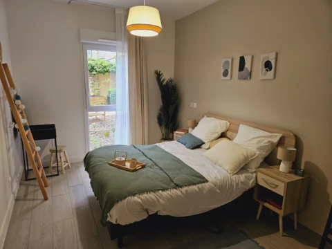 assistez à l'inauguration de la nouvelle résidence seniors à bron : un cadre moderne, convivial et sécurisé pour le bien-être de nos aînés. découvrez les services et animations proposés lors de cet événement.