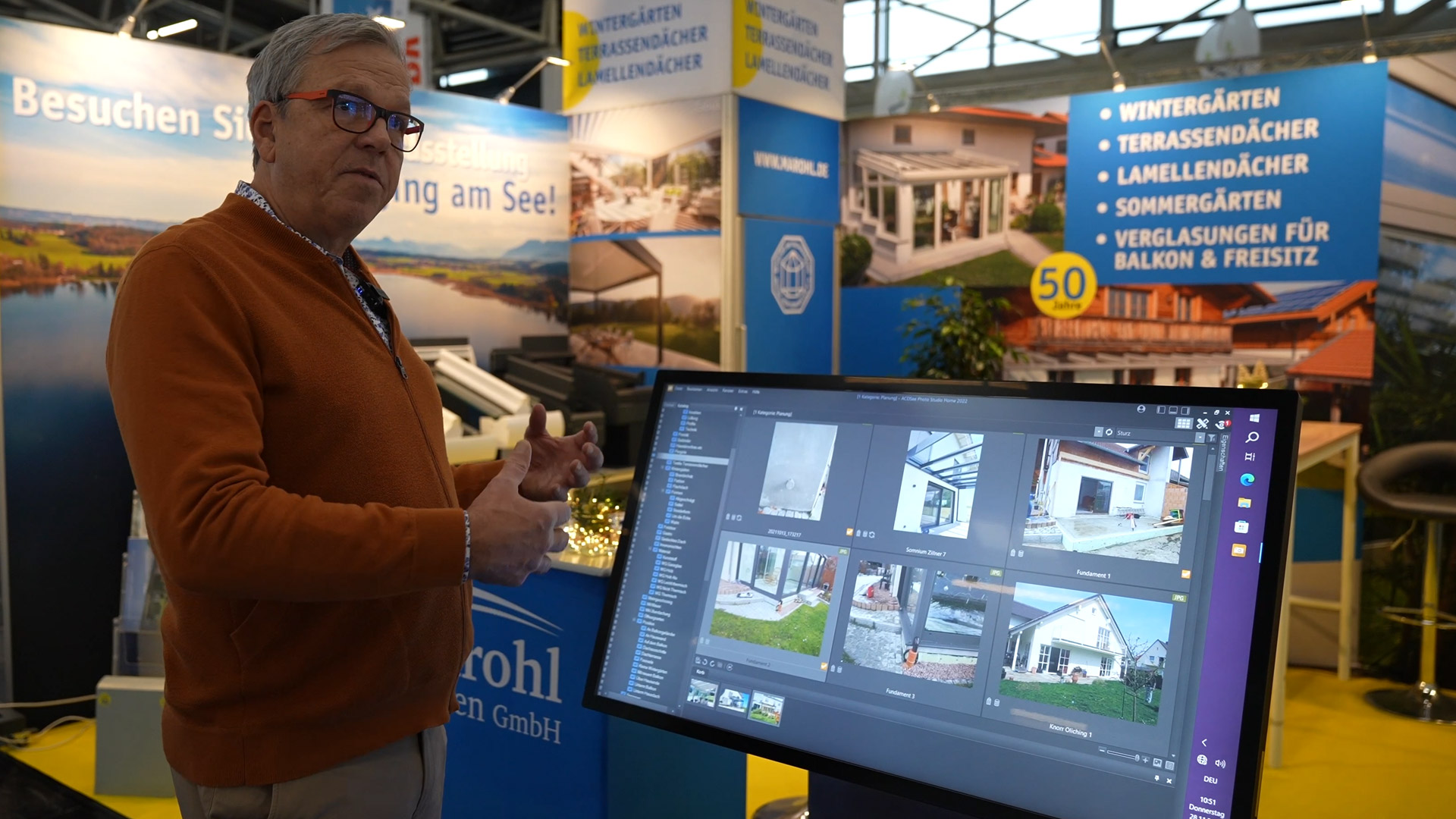 Varje år etablerar sig Heim+Handwerk som den största mässan i södra Tyskland dedikerad till heminredning och livsstil. År 2025 lovar den total fördjupning i en värld där naturliga material, förnybara energilösningar och funktionell design möter samtida krav. Denna upplaga lyfter särskilt fram ikoniska aktörer inom sektorn, som IKEA och Leroy Merlin, som presenterar sina senaste kollektioner skräddarsydda för behoven hos individer som söker inspiration.