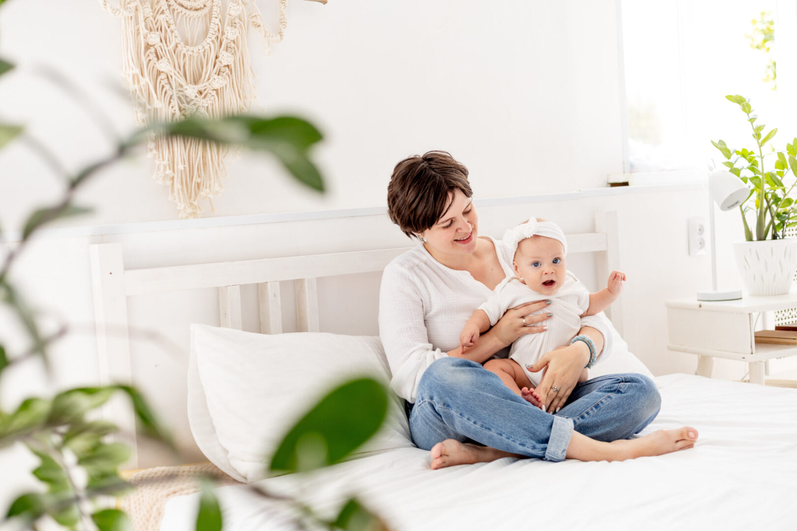 découvrez tout sur le congé pathologique postnatal : conditions d'éligibilité, durée, démarches et droits pour les mamans après un accouchement difficile.