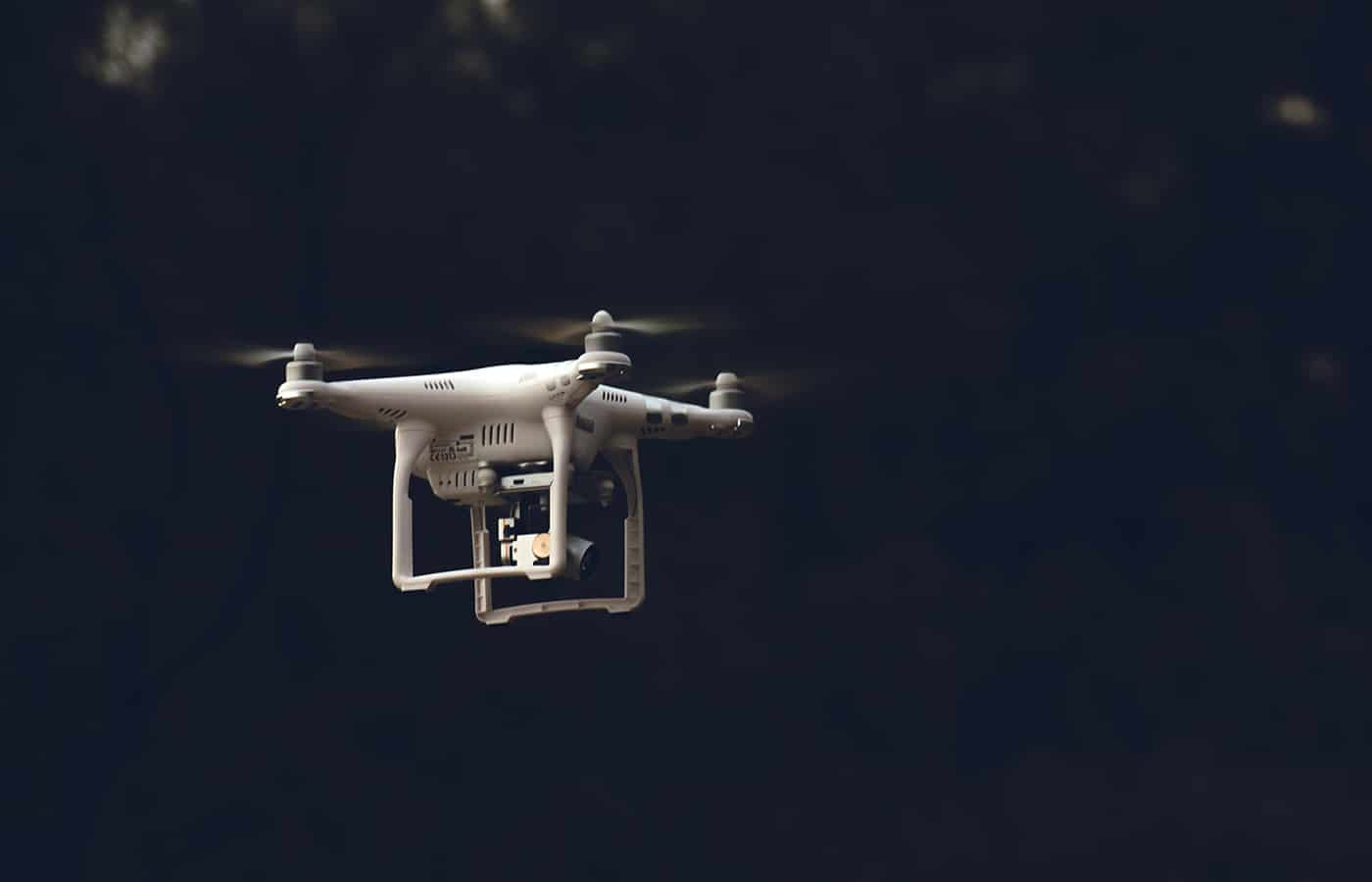découvrez les raisons et les implications de l'interdiction des drones dji aux états-unis, ainsi que son impact sur les utilisateurs et le marché des drones.