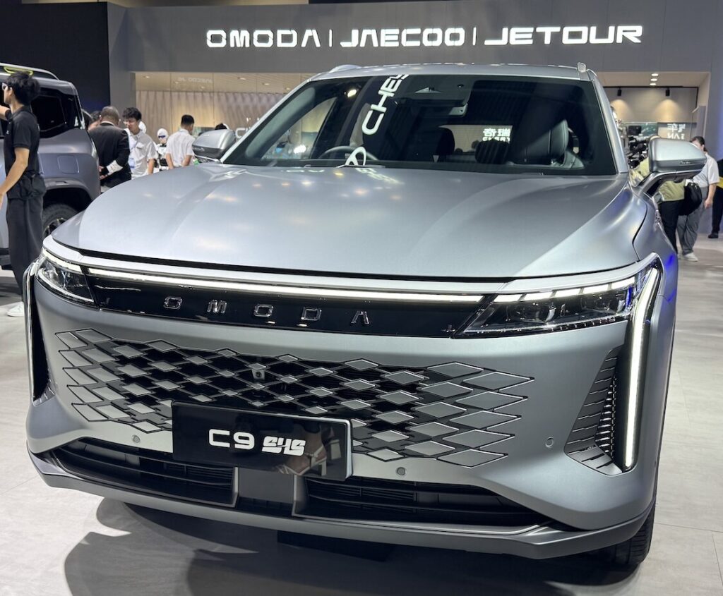 découvrez le omoda c9 hybride rechargeable : performances, autonomie, design et rapport qualité-prix. notre analyse complète pour savoir ce qu'il vaut vraiment.