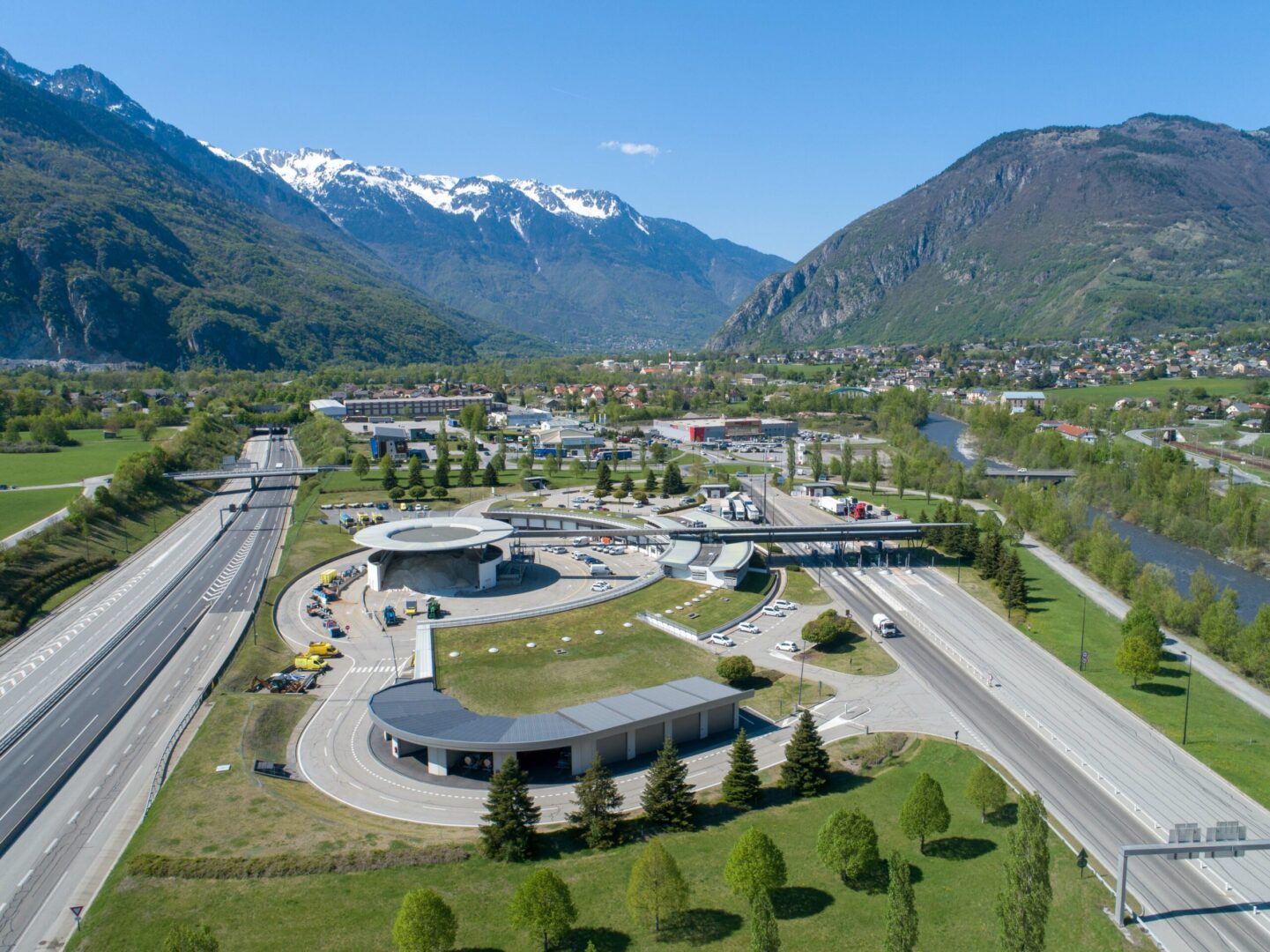 découvrez l'expansion accélérée de la zone hémisphère sud à fréjus, une opportunité unique de développement et de croissance dans cette région dynamique.
