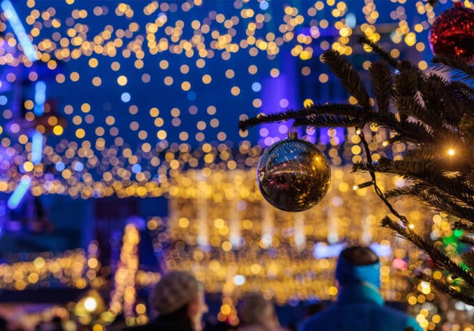 découvrez le succès du marché de noël les houblons à brest, un événement festif et convivial qui célèbre les traditions locales et offre de nombreuses animations pour toute la famille.