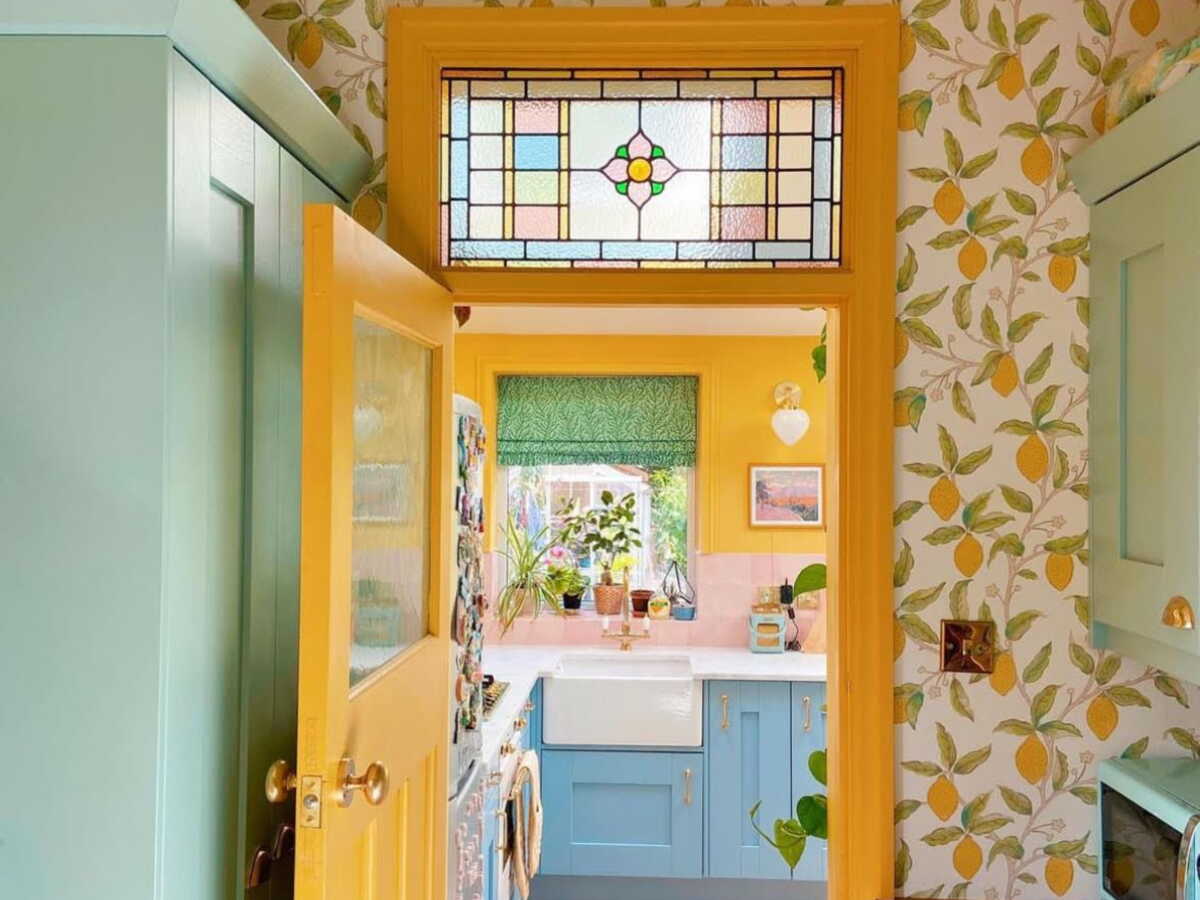 découvrez les tendances déco kitsch à éviter pour un intérieur moderne et élégant. conseils pour ne pas tomber dans l'excès et créer un espace harmonieux.
