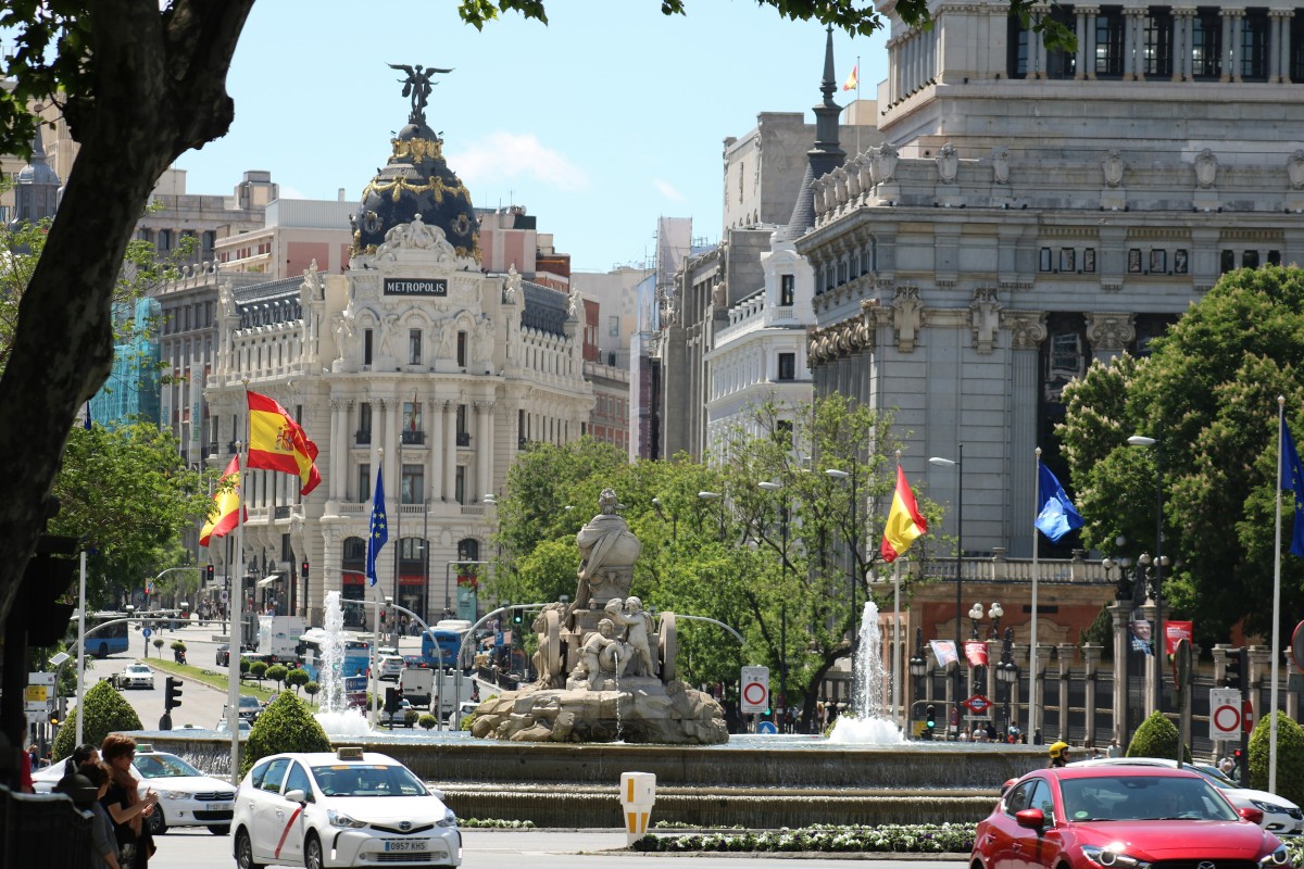 découvrez les démarches essentielles et les conseils pratiques pour travailler en espagne en toute sérénité. guide complet pour réussir votre expatriation professionnelle.