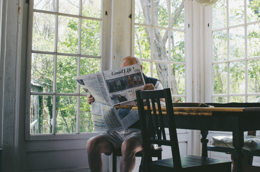 découvrez des solutions pour briser l'isolement en résidence sénior et favoriser le lien social, le bien-être et la convivialité au quotidien.