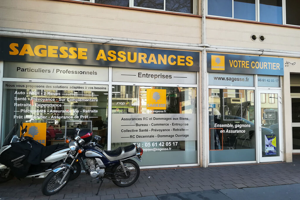 découvrez comment un courtier en assurance peut vous aider à économiser tout en bénéficiant des conseils d'un expert pour choisir la meilleure couverture adaptée à vos besoins.