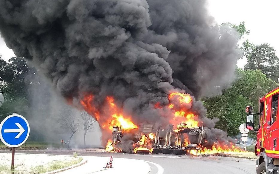 un incendie mortel s'est déclaré à montévrain, causant des pertes tragiques. découvrez les détails de l'événement et les réactions des autorités locales.