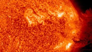 découvrez l'impact méconnu d'une tempête solaire historique souvent sous-estimée et ses effets potentiels sur notre technologie et notre environnement.