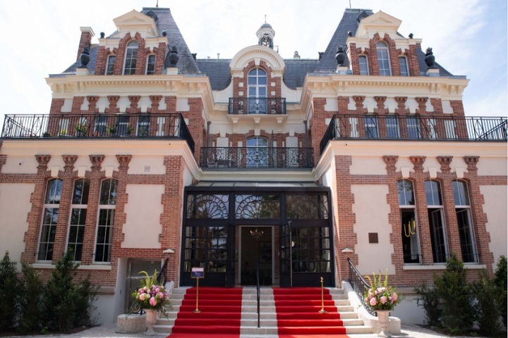 découvrez la villa beausoleil, élue meilleure résidence seniors depuis 8 ans, offrant confort, sécurité et bien-être dans un cadre exceptionnel.