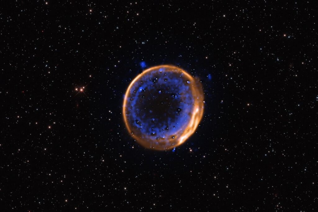 découvrez le secret fascinant révélé par une étoile au record en astronomie, dévoilant des mystères captivants de l'univers.
