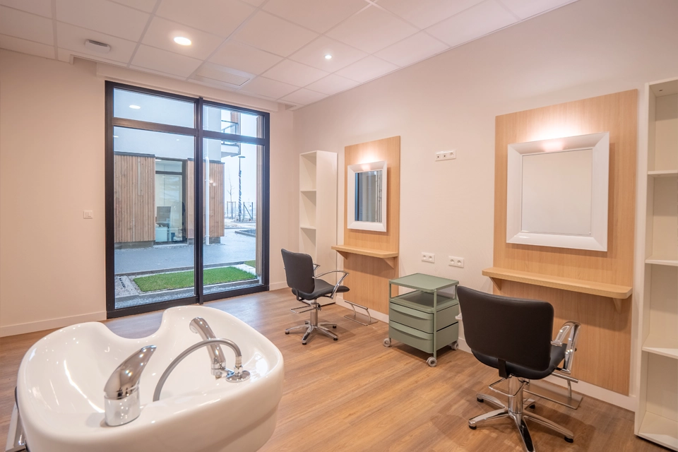 découvrez la nouvelle résidence seniors à savenay offrant 87 logements locatifs confortables et adaptés pour une vie agréable et sécurisée.
